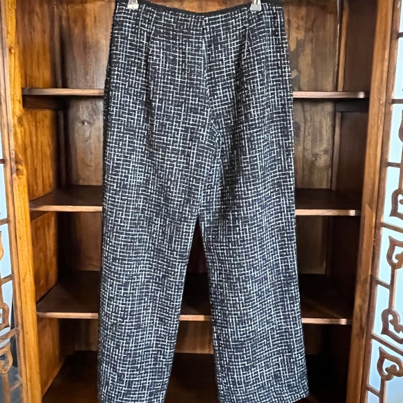 Zara (S) pants, black & white, EUC, with black accent at seam. - Picture 1 of 16